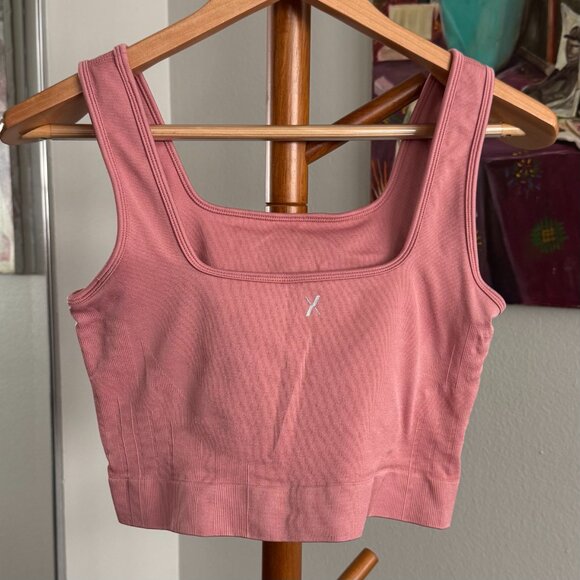 Knix - Good to Go Seamless Crop Tank in Pink Sorbet - Picture 6 of 7